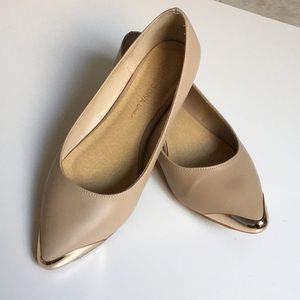 Wild Diva nude flats